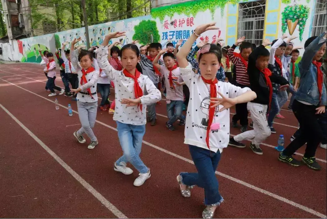 小学生广播视频体操_小学生励志广播体操_励志体操广播小学生内容