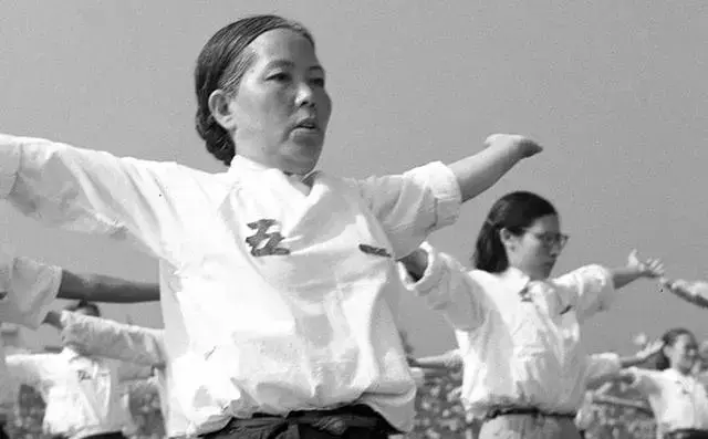 小学生广播视频体操_励志体操广播小学生内容_小学生励志广播体操