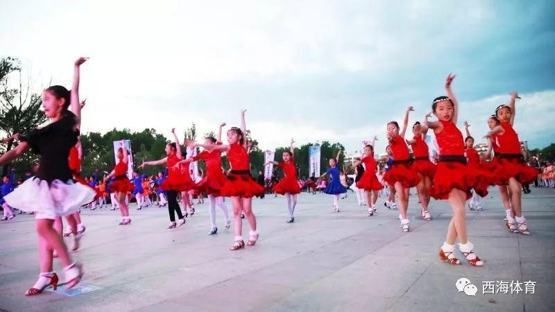 高中生运动会跳拉丁舞_高中运动会开幕式拉丁舞_运动会表演高中拉丁舞