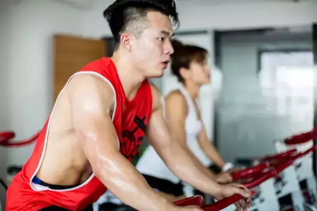 运动氧次需要有氧气吗_做氧运动是什么意思_有氧运动需要几次